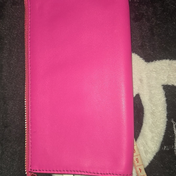 Kate Spade Vibrant Pink and White Clutch - Picture 6 of 7